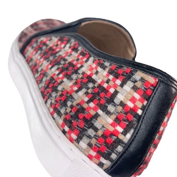 J/Slides Womens Slip On Shoes Red Black Geometric Round Toe Low Top 8 EUC - Picture 6 of 10